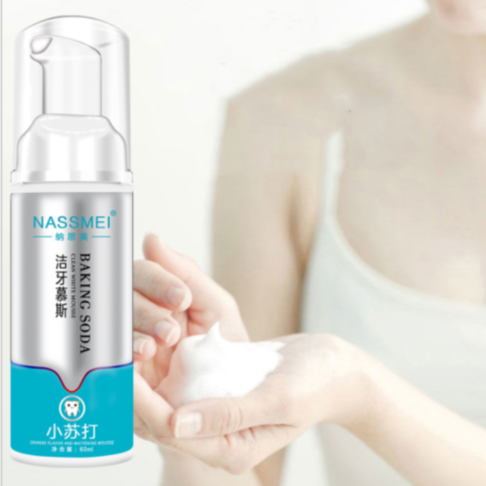 <transcy>Espuma de creme dental branqueador</transcy>