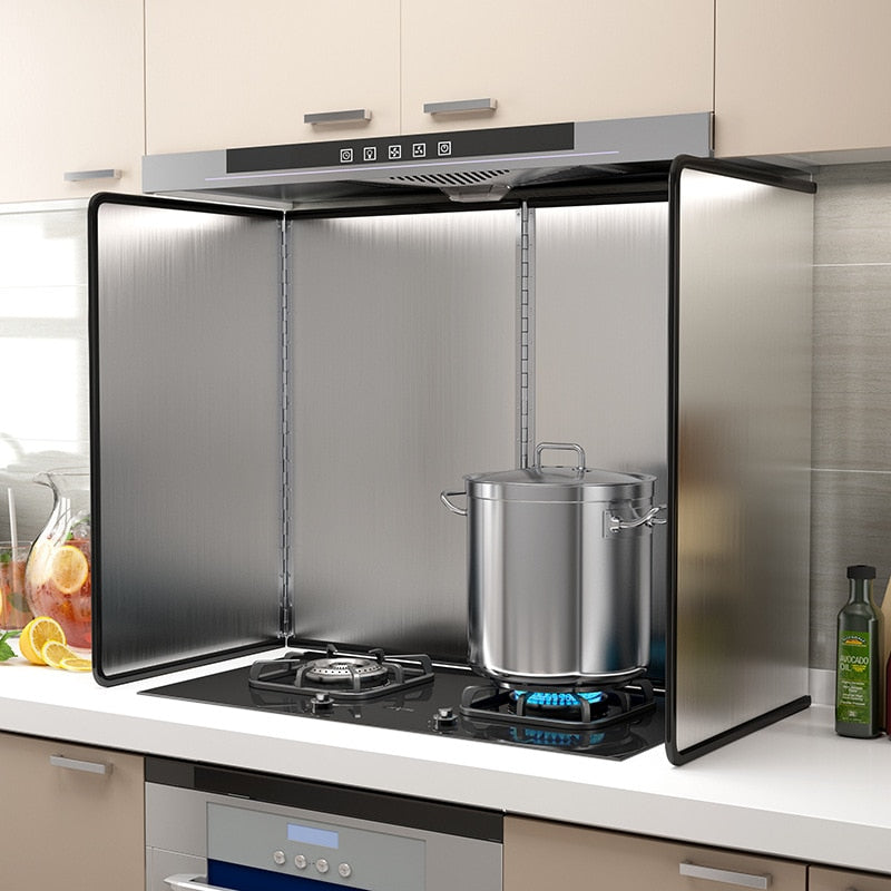 Image of the Splash Proof Baffle installed on a gas stove, showing how it protects the surroundings from oil splatters.
